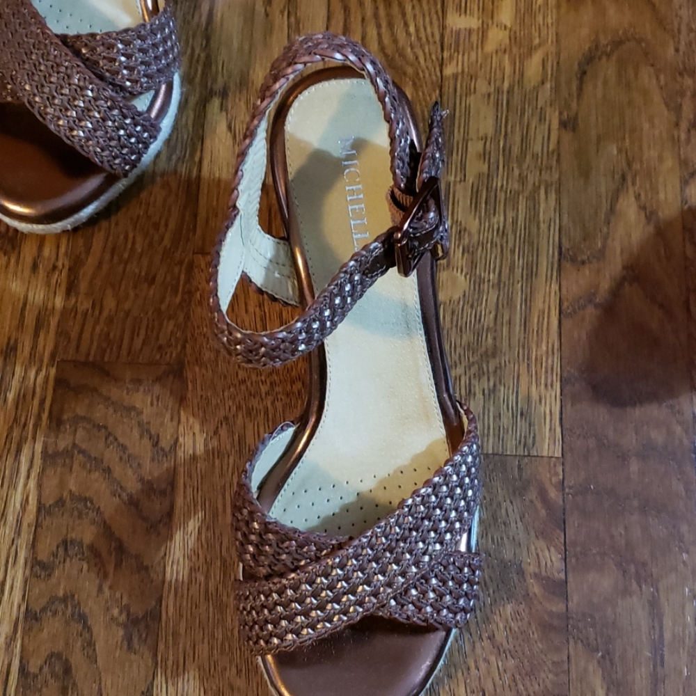 Shoes - Picture 2 of 6